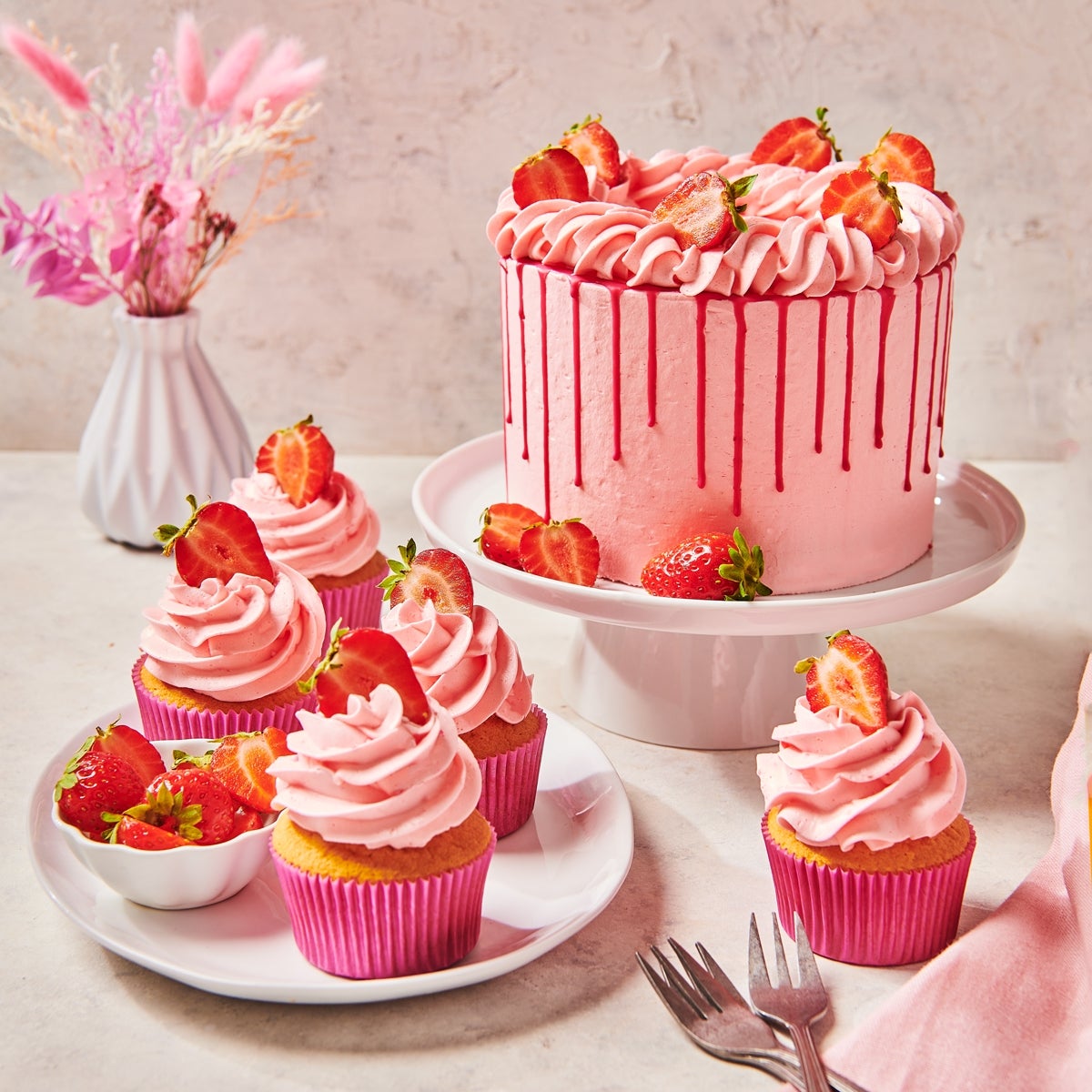 FunCakes Mix voor Enchanted Cream® Aardbei 900g
