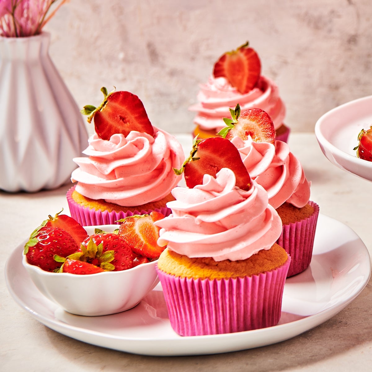 FunCakes Mix voor Enchanted Cream® Aardbei 450g