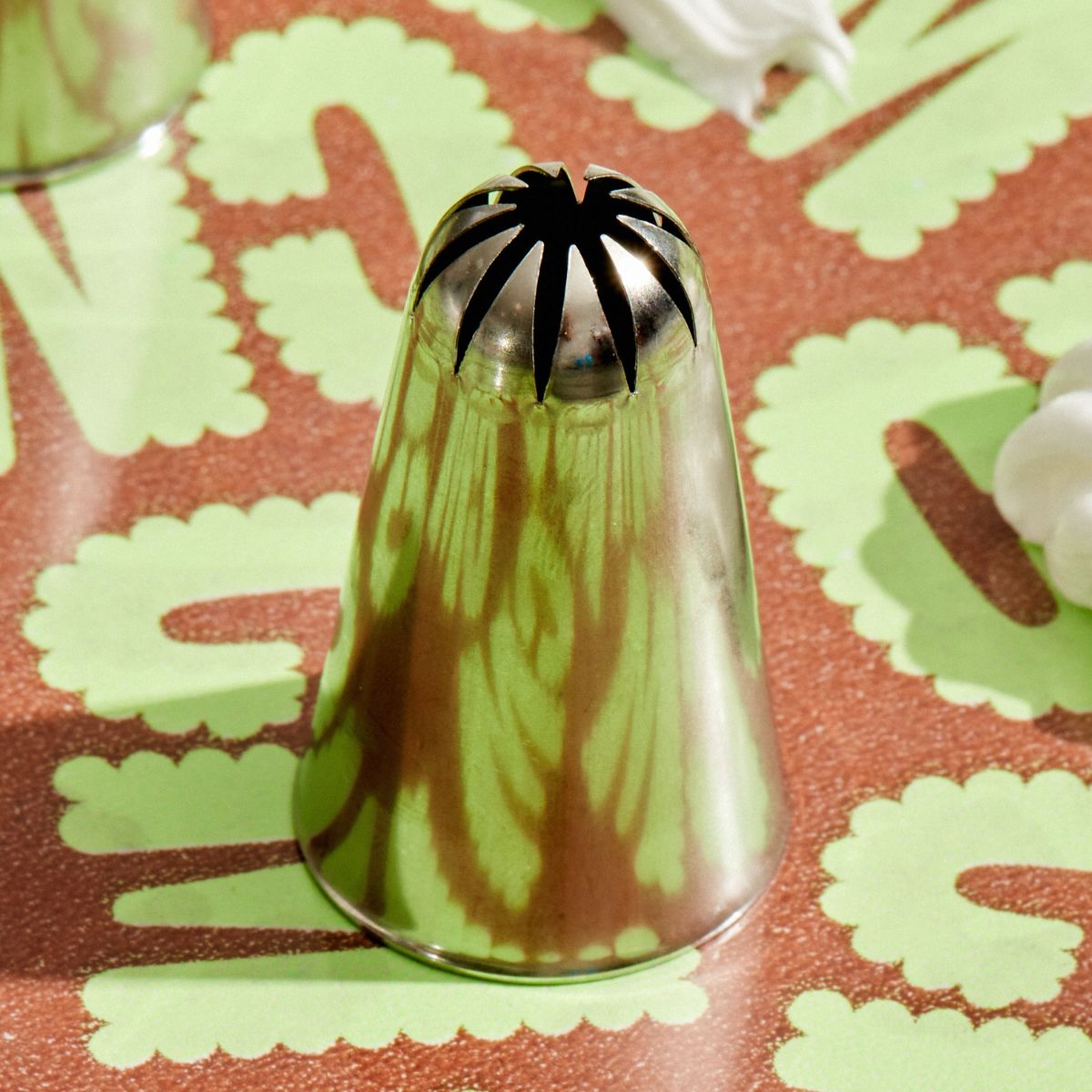 Colour Mill Piping Tip - 2C M Drop Flower