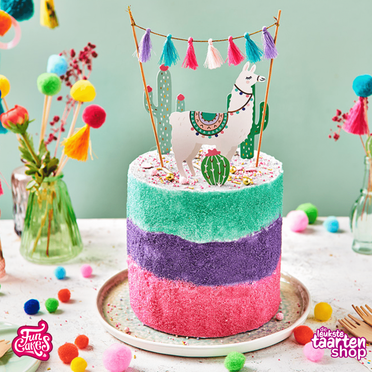 Lama Taart met Sanding Sugars