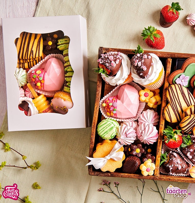 Roze Geometric Hearts
