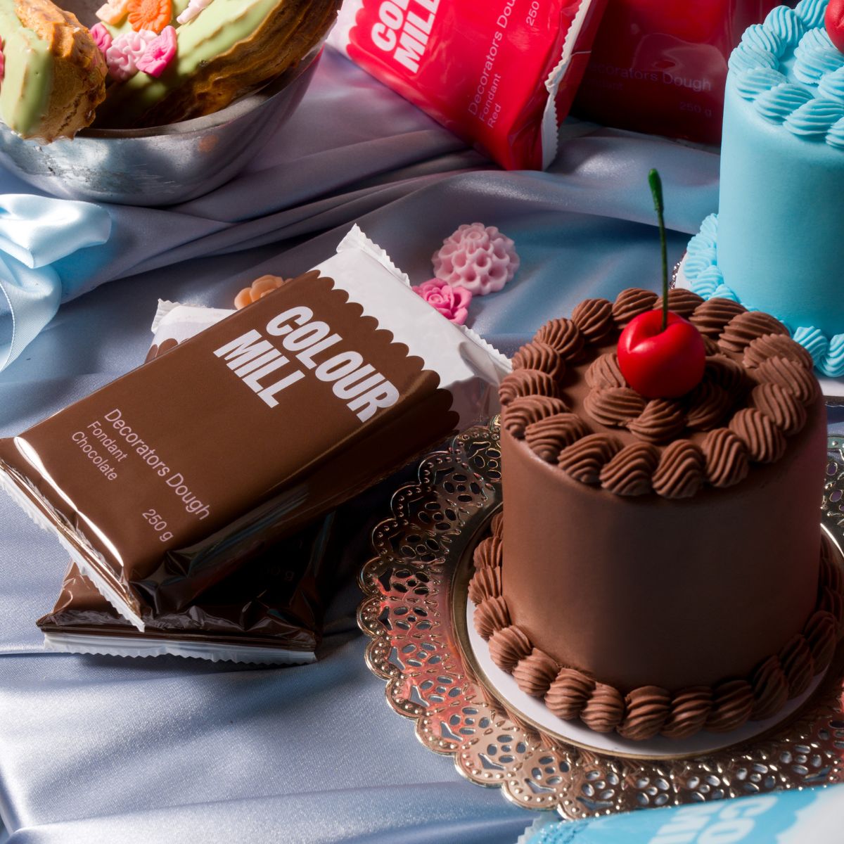 Colour Mill Fondant Decorators Dough Chocolade Bruin 250g