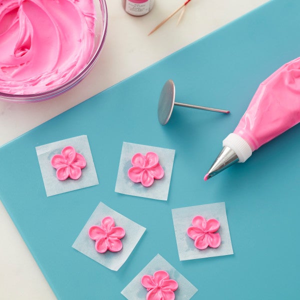 Wilton Decorating Tip #59 Petal Carded