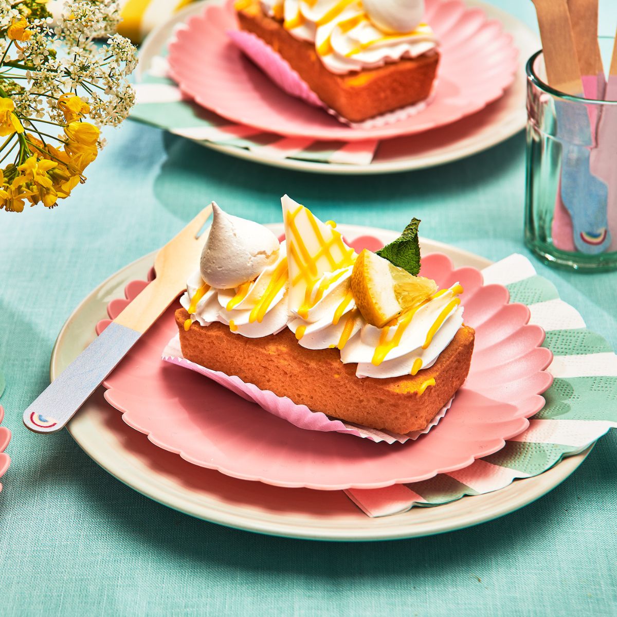 Mini loaf cake met lemon meringue cream